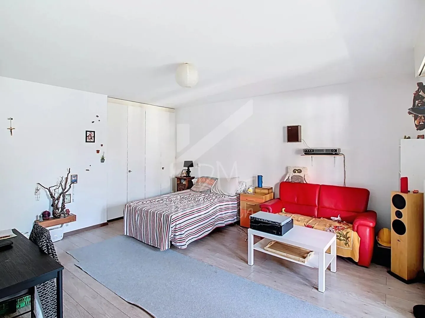 Renoviertes und vermietetes Studio, Veranda, nahe dem Zentrum von Saxon - Foto 3 von 6