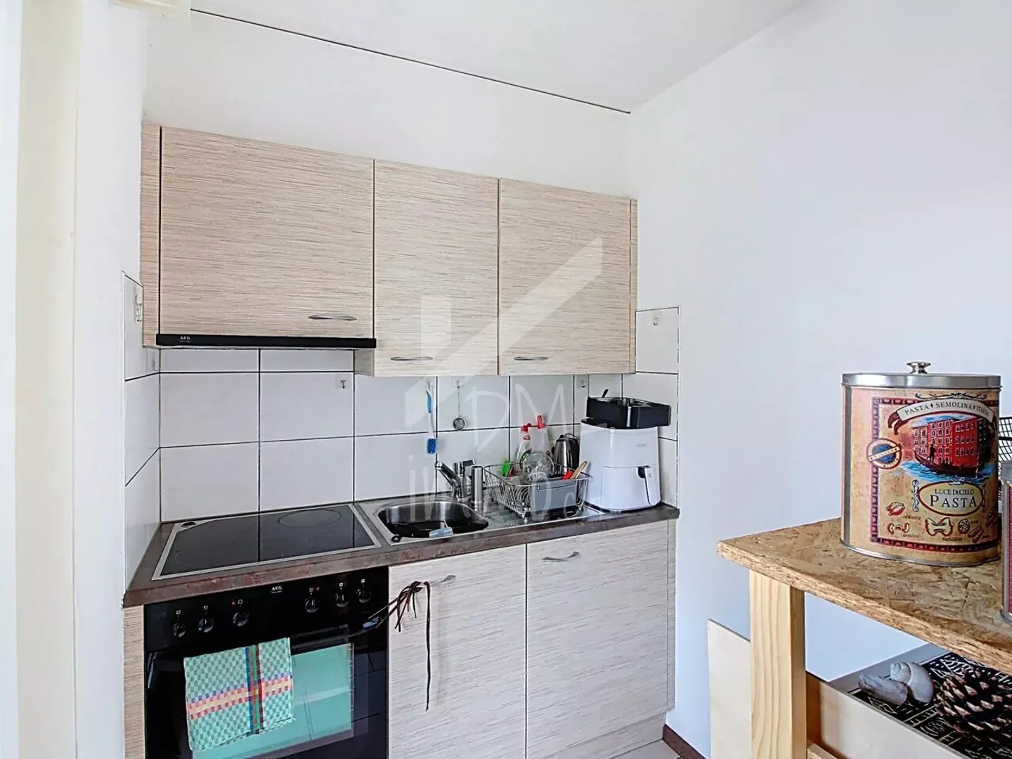 Renoviertes und vermietetes Studio, Veranda, nahe dem Zentrum von Saxon - Foto 4 von 6