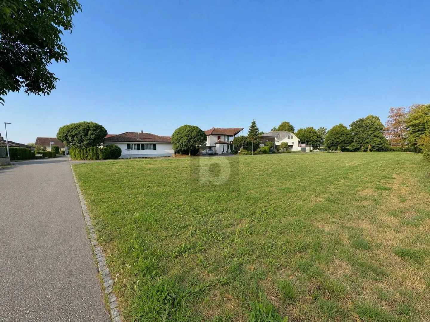 PARADIS DE CONSTRUCTION DANS UN QUARTIER FAMILIAL - Photo 3 sur 6