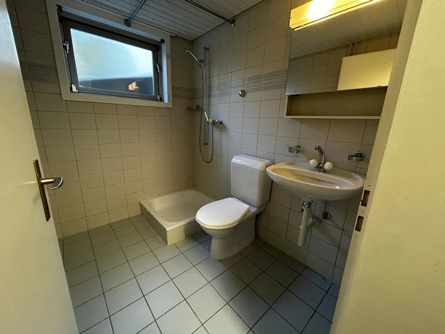 Charmante appartement 3 pièces avec terrasse à Köniz - Photo 3 sur 8