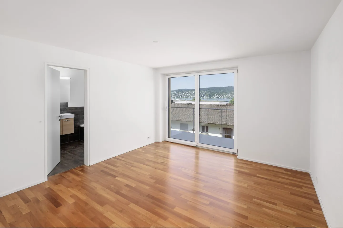 Elegant Duplex Apartment with a View over Lake Zurich - Photo 3 of 7