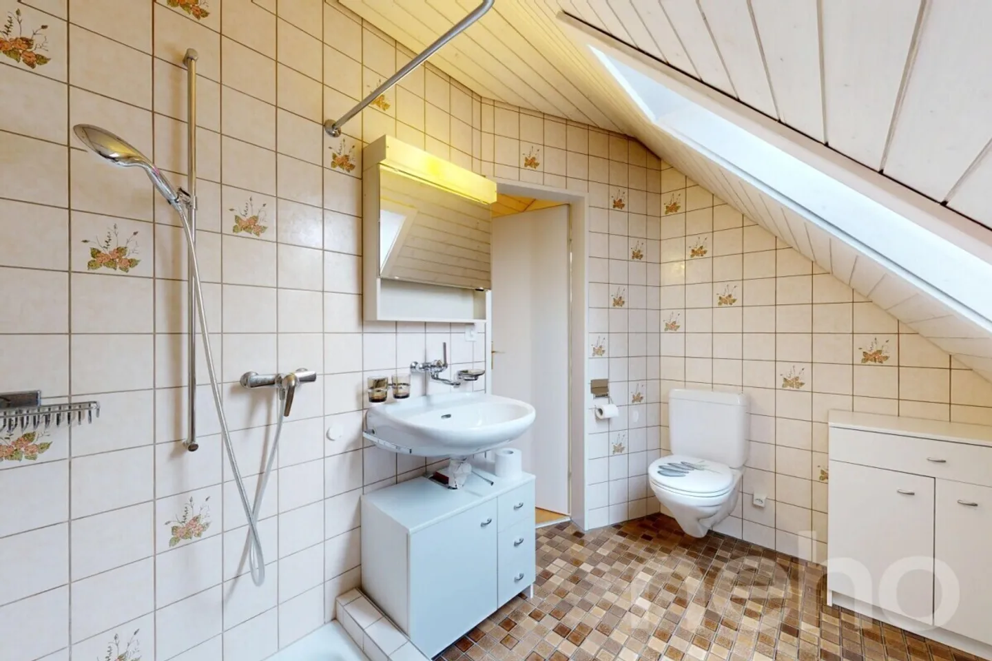 Maison bifamiliale bien entretenue avec parcelle de terrain de 835 m² - Photo 10 sur 12