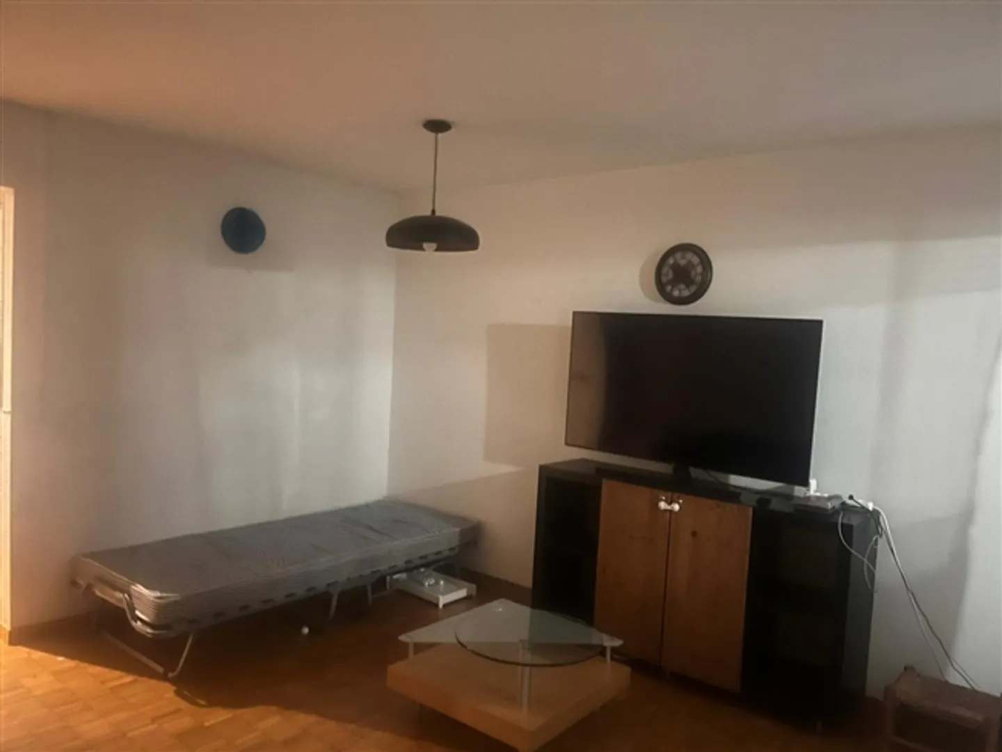 Appartamento moderno e luminoso con 2,5 stanze, completamente arredato, posizione privilegiata, Adliswil - Foto 2 di 13