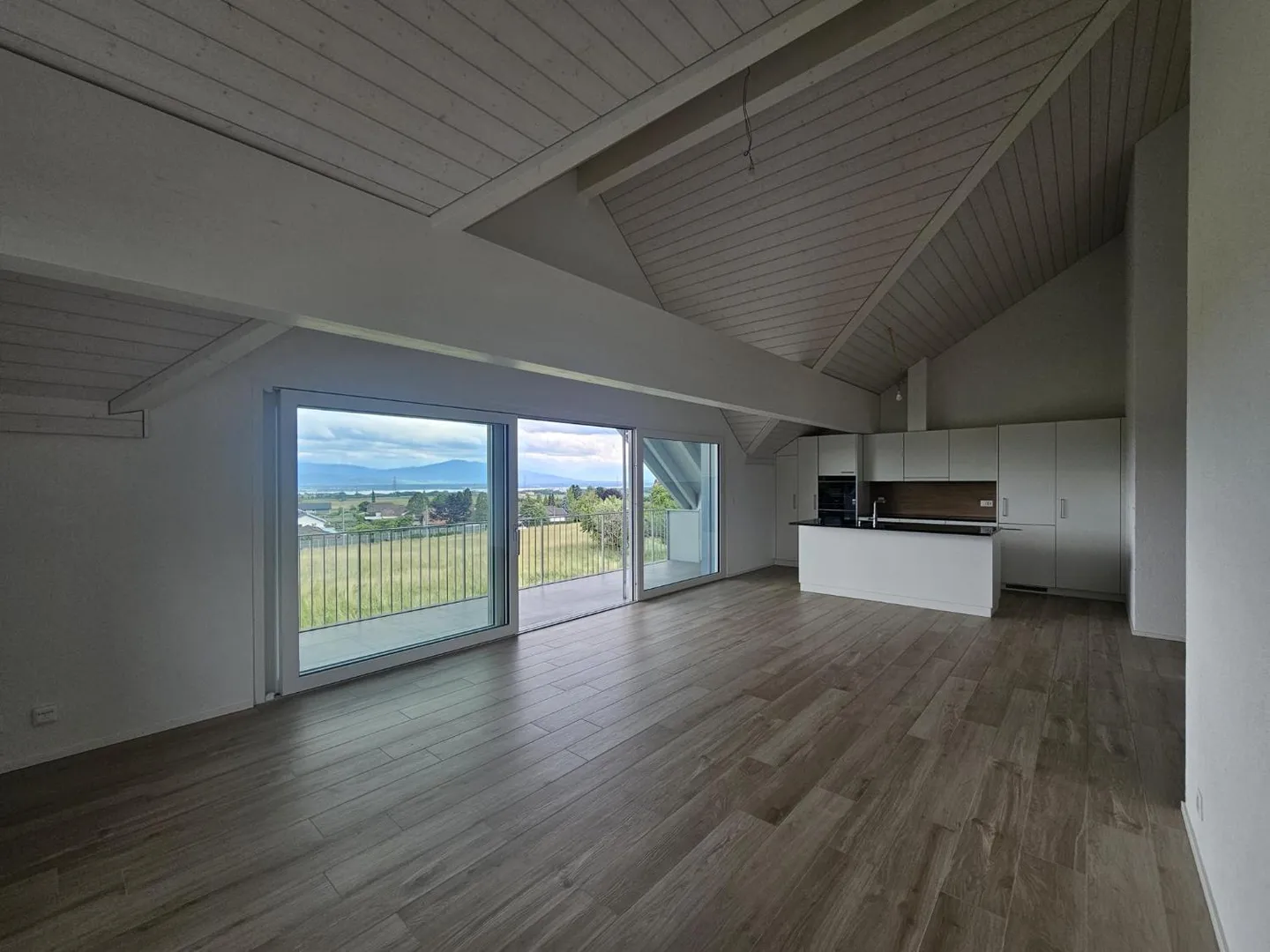 Bellissimo nuovo appartamento di 4.5 stanze con vista lago - Foto 2 di 7