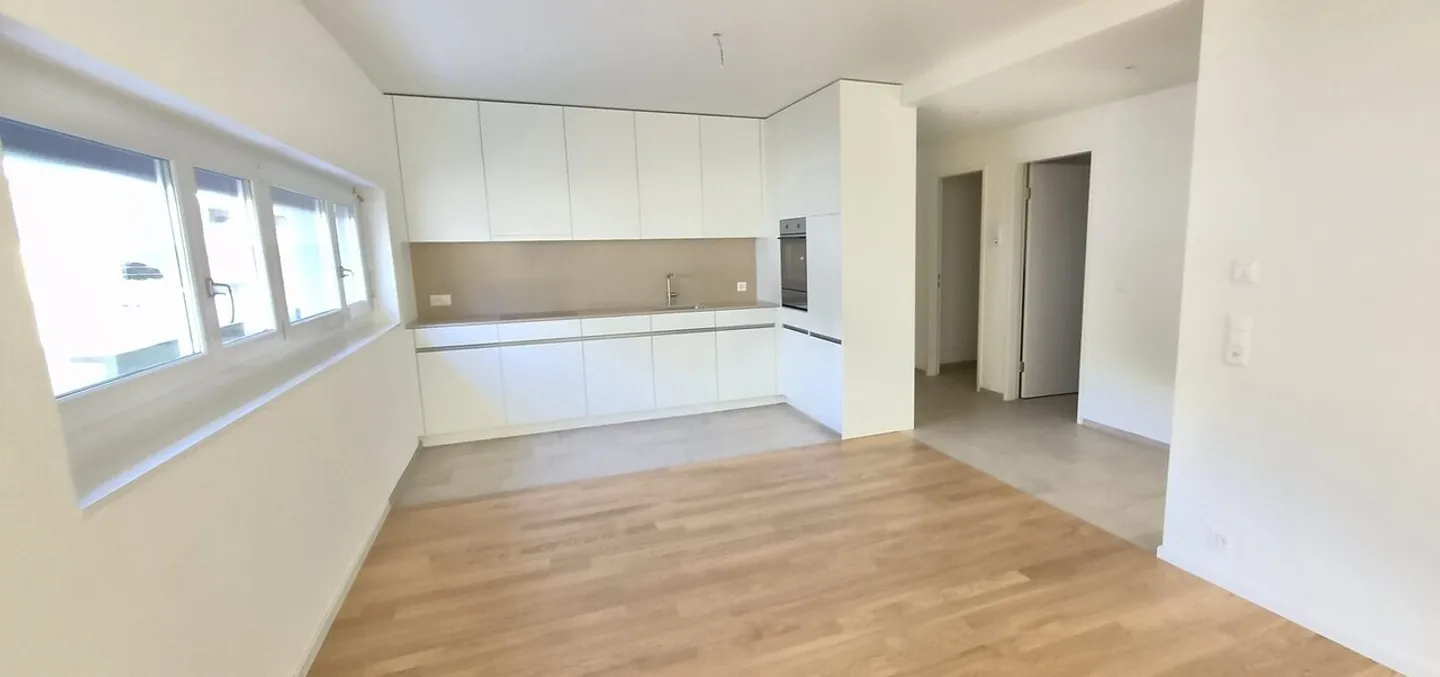 Modern 2.5-room apartment for rent in Zurich-Schwamendingen! - Photo 2 of 6