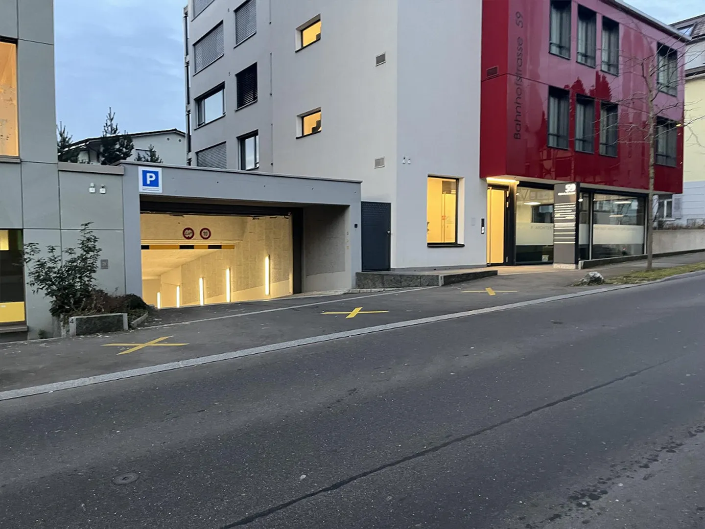Parking Garage Bahnhofstrasse 59 - Photo 1 sur 2