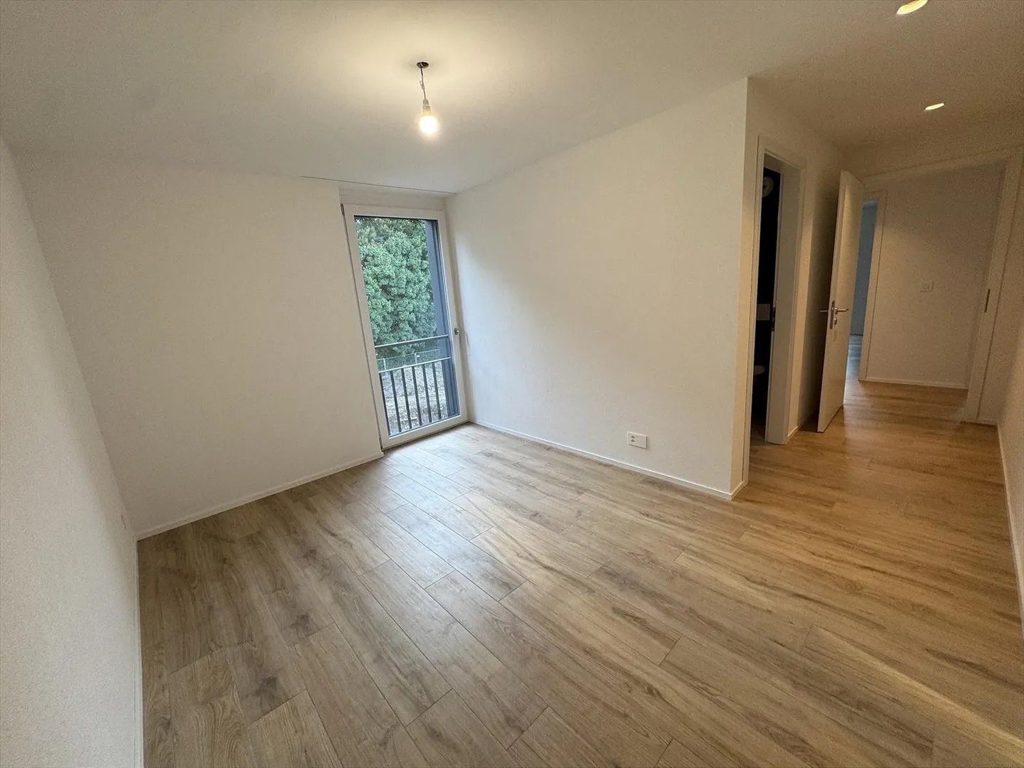 05593 - Appartement 4½ pièces - IMP. CHAMP-RIOND 8 - MATRAN - Photo 5 sur 11