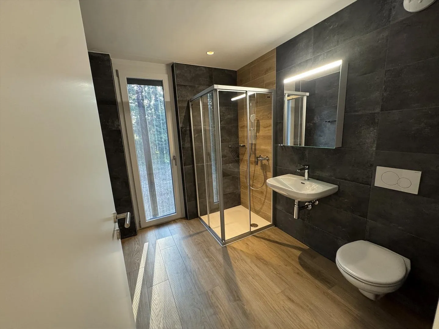 05593 - Appartement 4½ pièces - IMP. CHAMP-RIOND 8 - MATRAN - Photo 9 sur 11