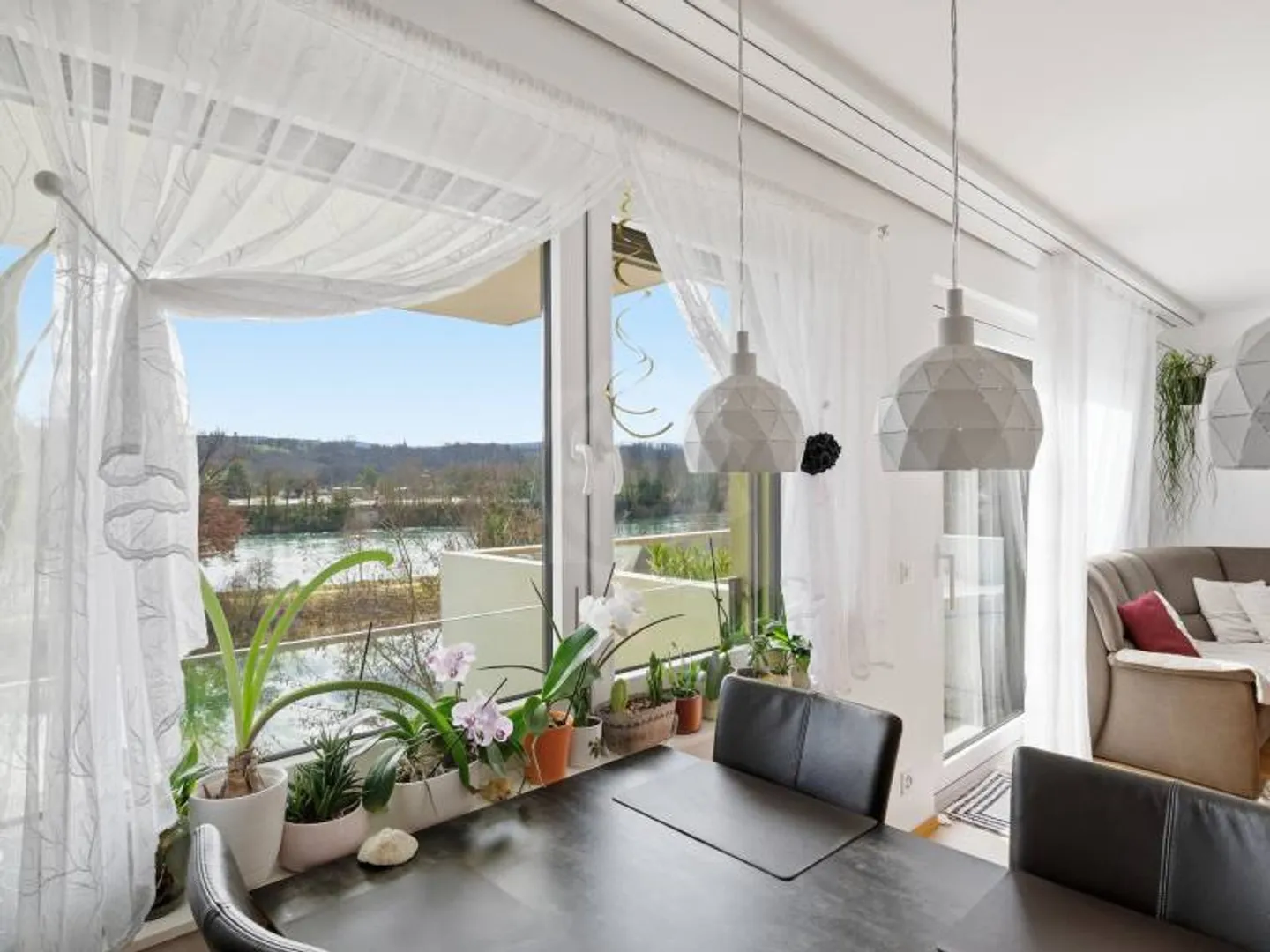 Appartement Charmant avec Vue sur le Rhône - Photo 8 sur 12