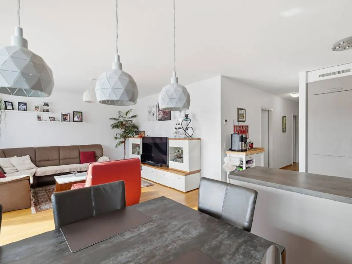 Appartement Charmant avec Vue sur le Rhône - Photo 9 sur 12