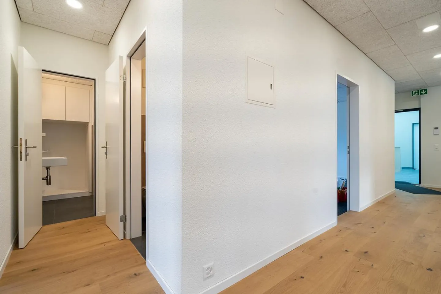 Bureau et espaces de pratique à Kägiswil - Photo 6 sur 8