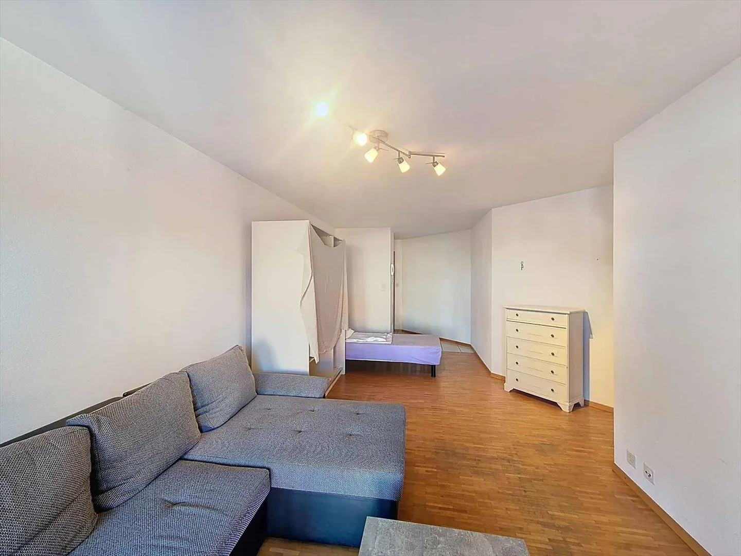 Studio with balcony in the city center! - Photo 4 of 7