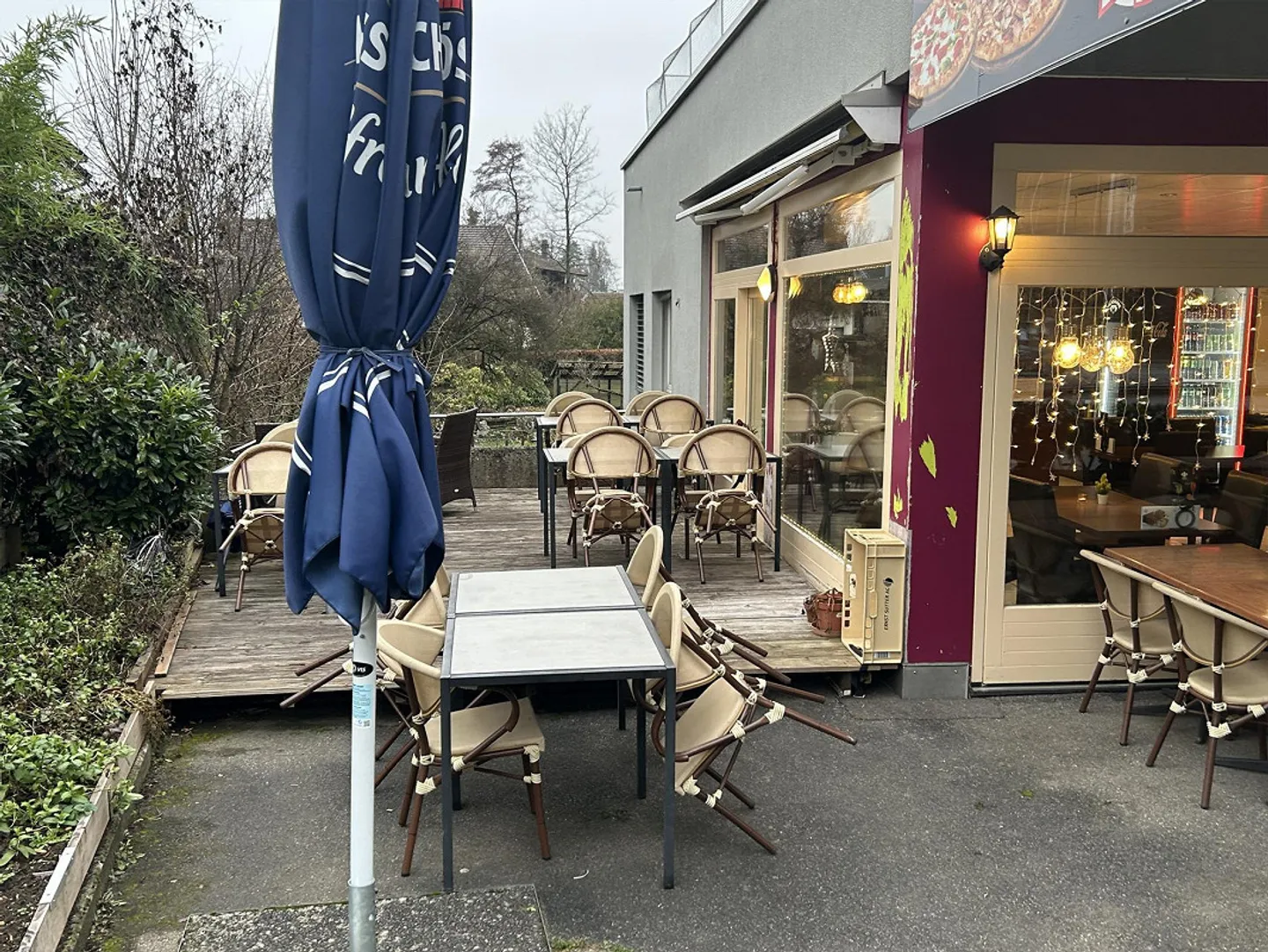 Café / Restaurant in a good location - Photo 3 of 4