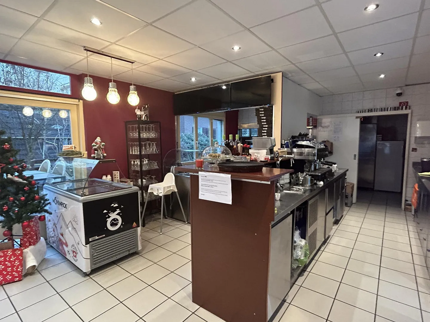 Café / Restaurant in a good location - Photo 4 of 4