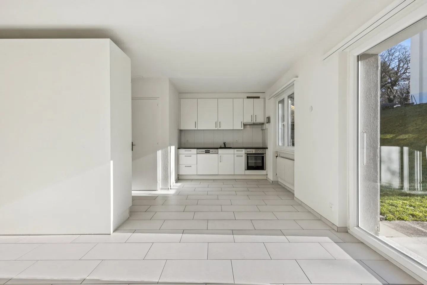 Apartment for rent - Photo 2 of 8