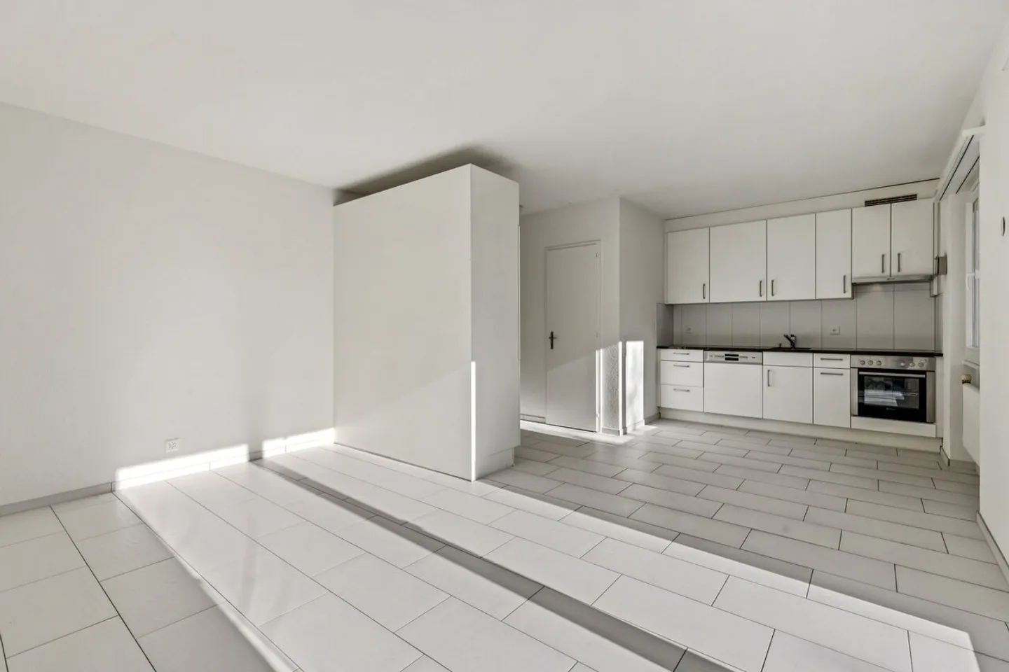 Apartment for rent - Photo 3 of 8