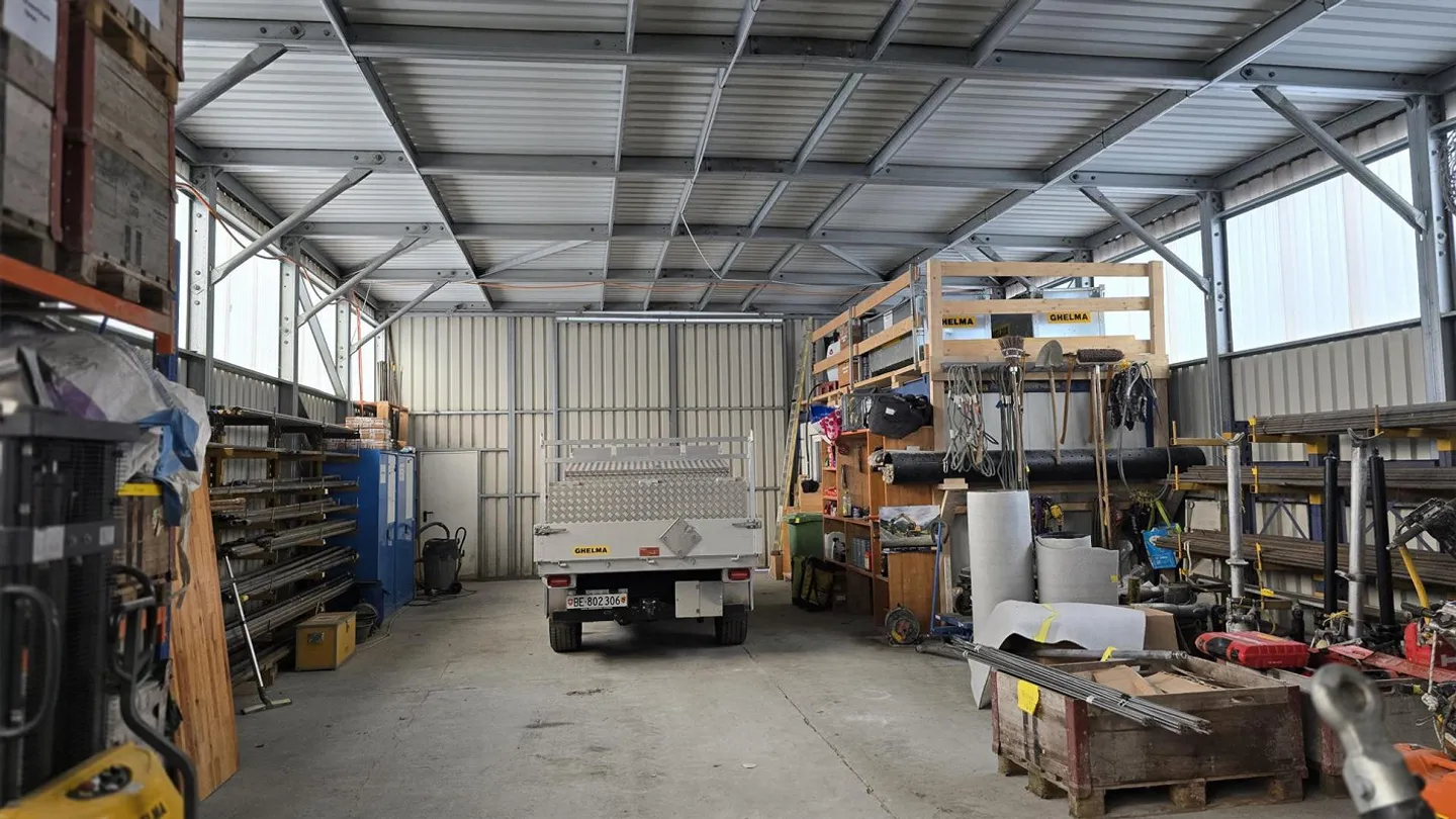 Geräumige Lagerhalle mit Strom - Foto 5 von 5