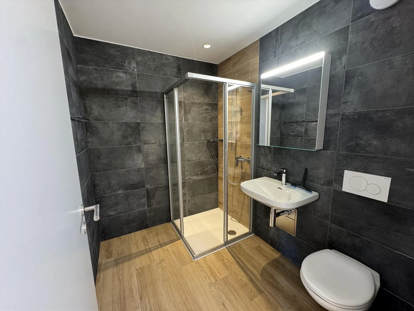 05594 - Apartment 3½ Rooms - IMP. CHAMP-RIOND 8 - MATRAN - Photo 9 of 11