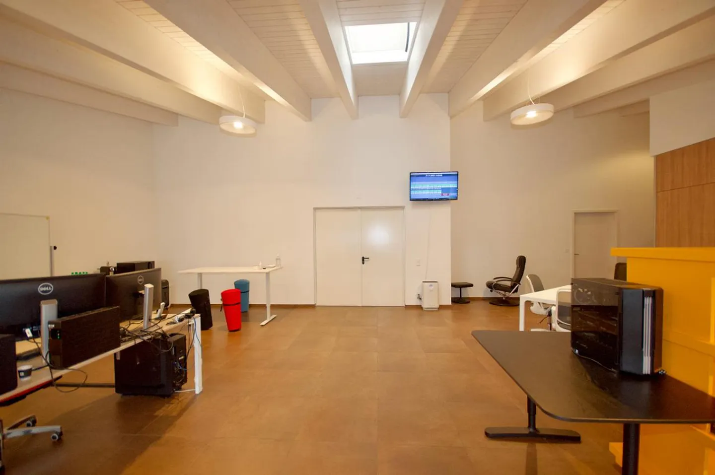 Espace Commercial de 338 m² avec 3 Bureaux dans une Zone Pratique à Castione - Photo 4 sur 11
