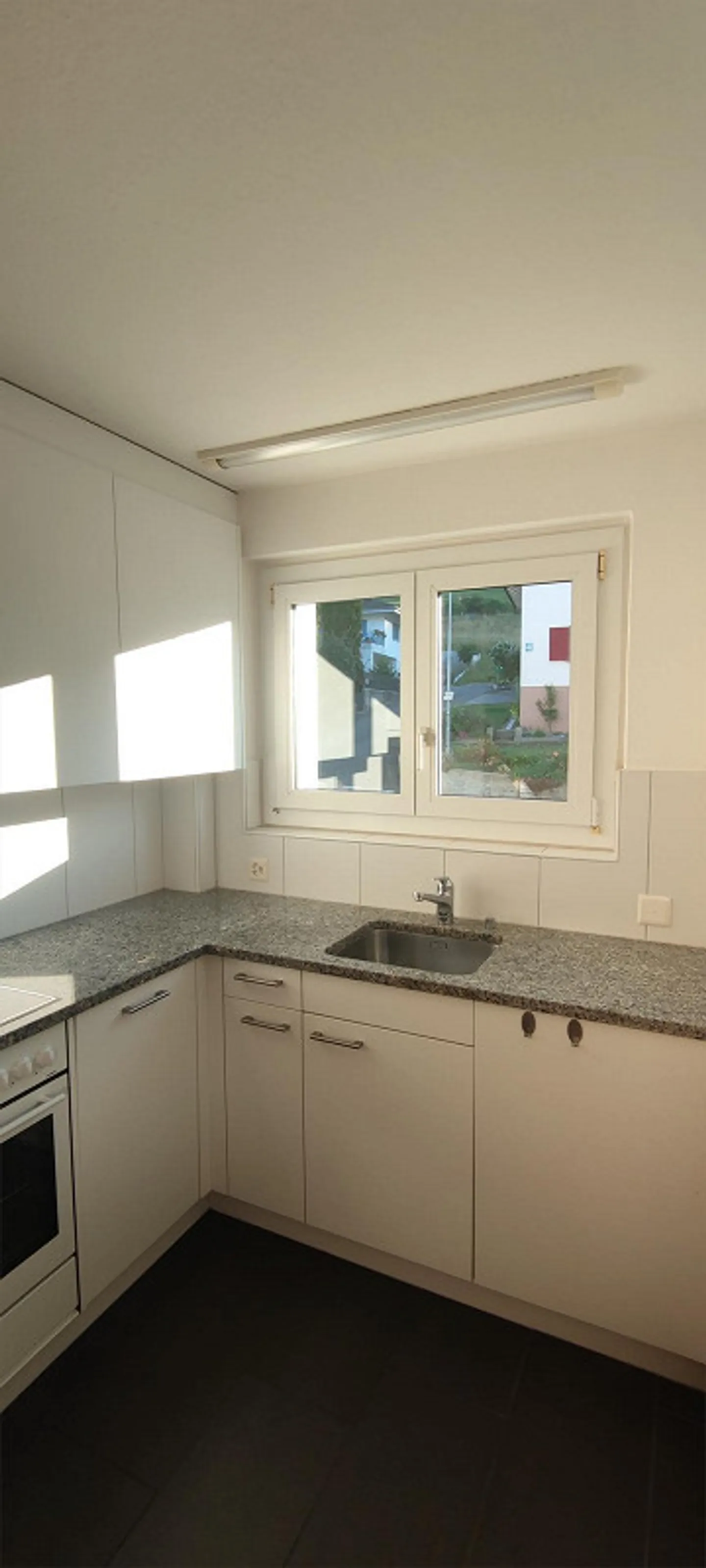 Spacious 2.5 Room Apartment with Balcony - Photo 1 of 6