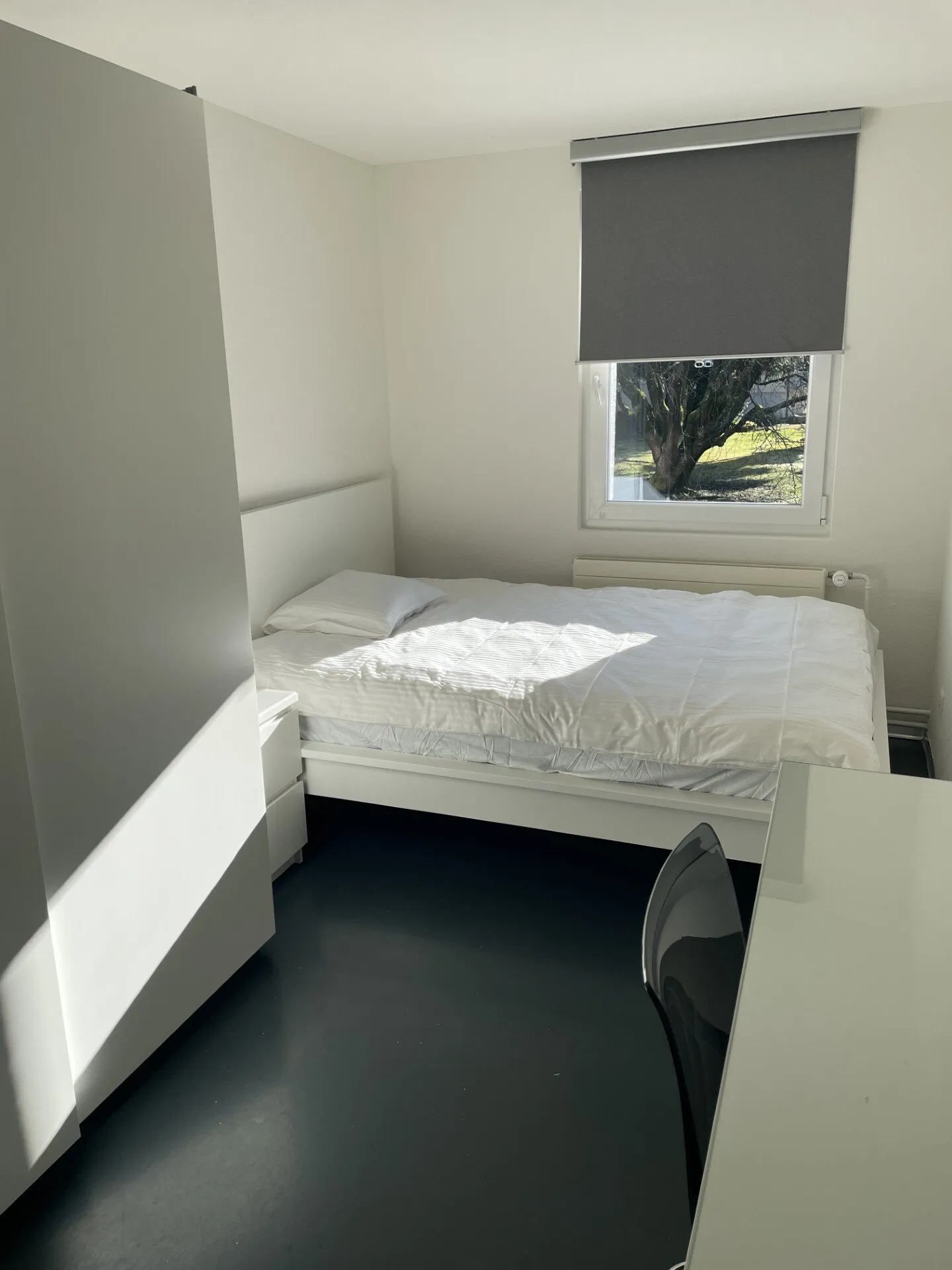 Zimmer möbliert - Foto 2 von 5