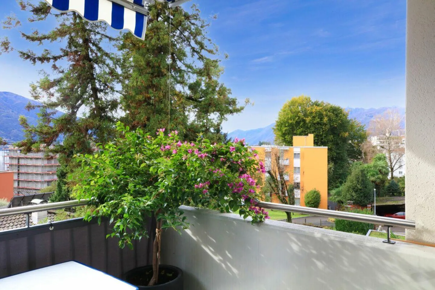 MINUSIO - Appartamento 3.5 locali con terrazza e piscina interna - Foto 4 di 16