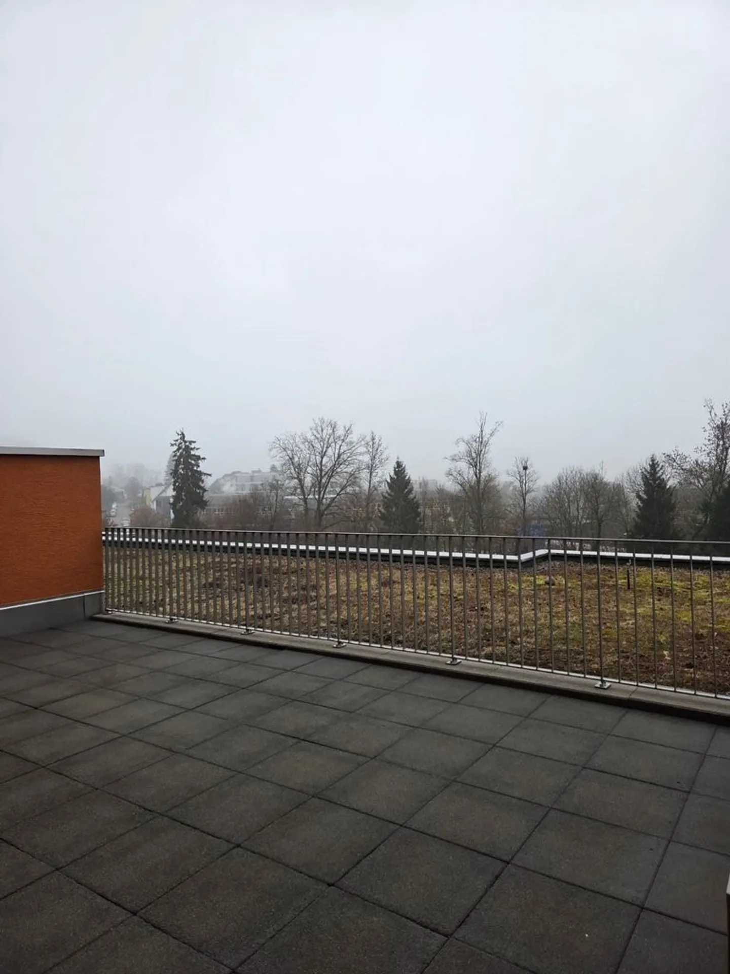 RENT WITHOUT SECURITY DEPOSIT - Terrace apartment with a view of greenery - Photo 2 of 6