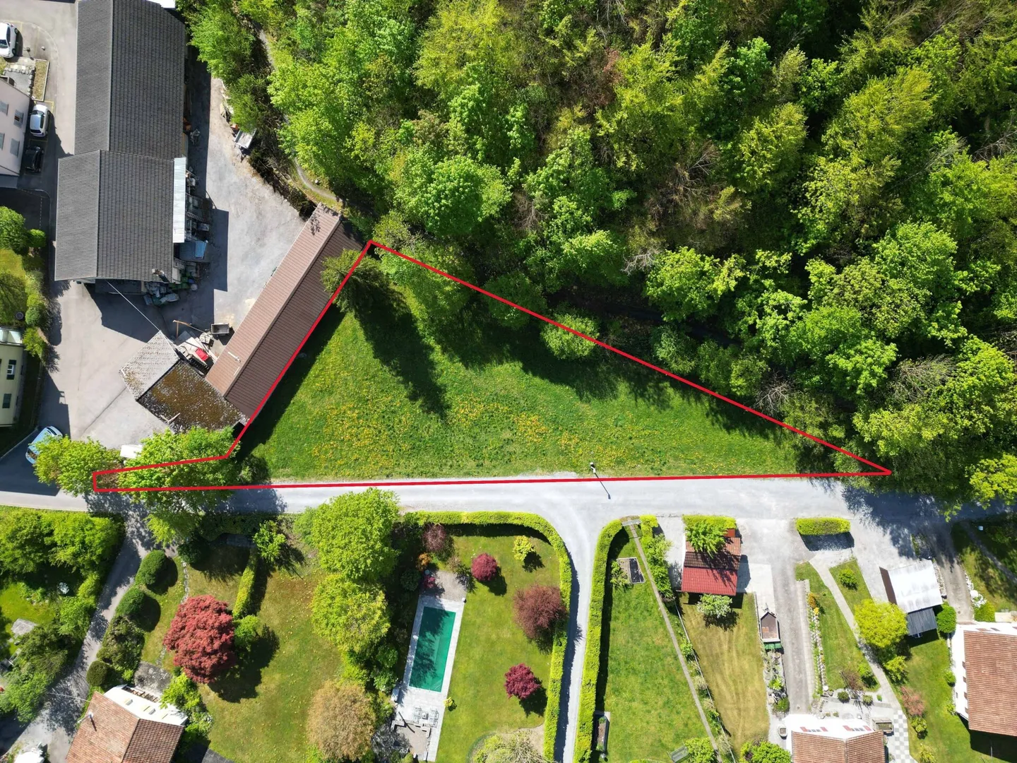 Terrain attractif dans un emplacement familial et calme à Netstal GL - Photo 2 sur 3