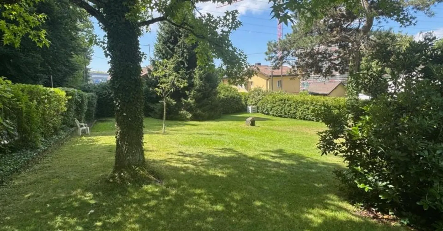 Wunderschönes Baugrundstück von 1800 m2 mit Einfamilienhaus - Foto 2 von 5