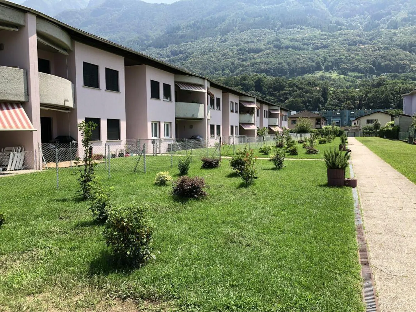 3.5-ZIMMER-WOHNUNG IN EINEM RUHIGEN WOHNHAUS - Foto 1 von 10