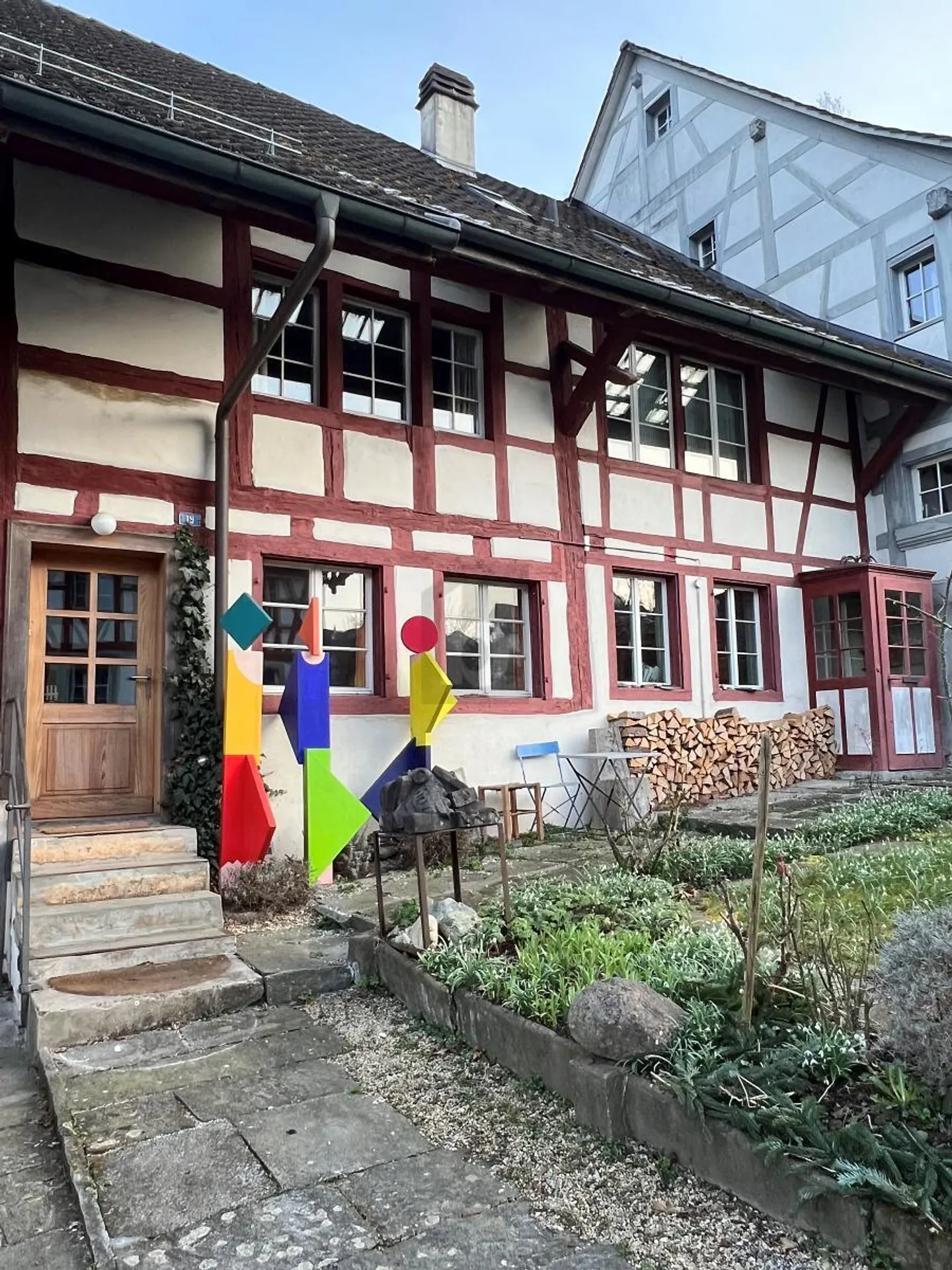 EDIFICIO A BLOCCO SENZA TEMPO IN COMUNITÀ! - Foto 1 di 6