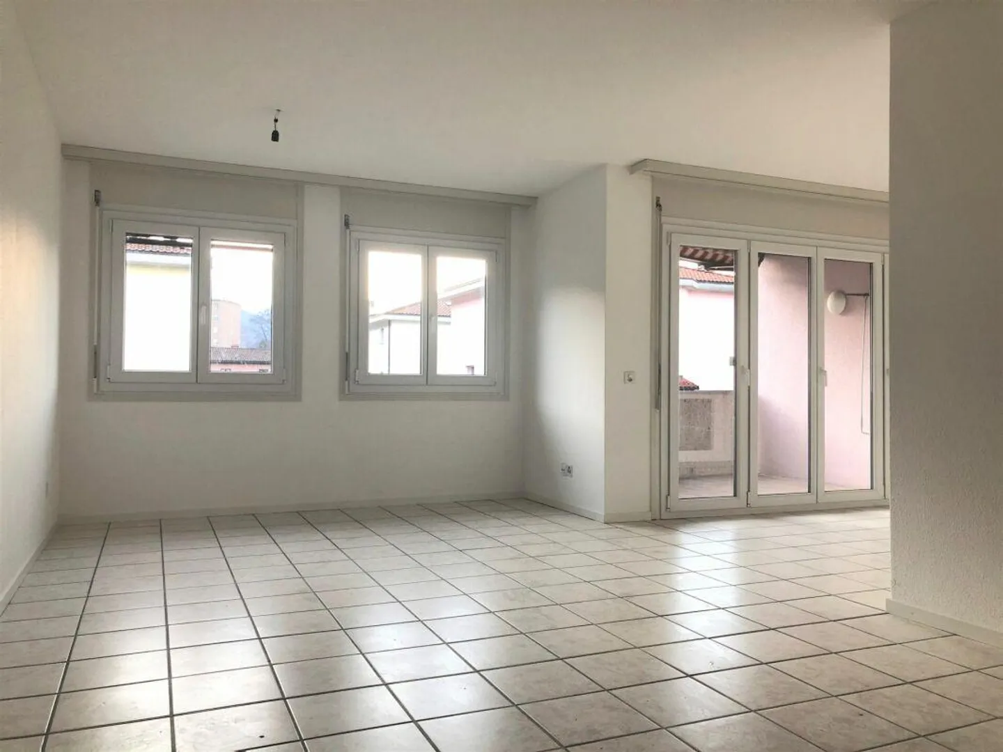 3.5-ZIMMER-WOHNUNG IN EINEM RUHIGEN WOHNHAUS - Foto 3 von 10