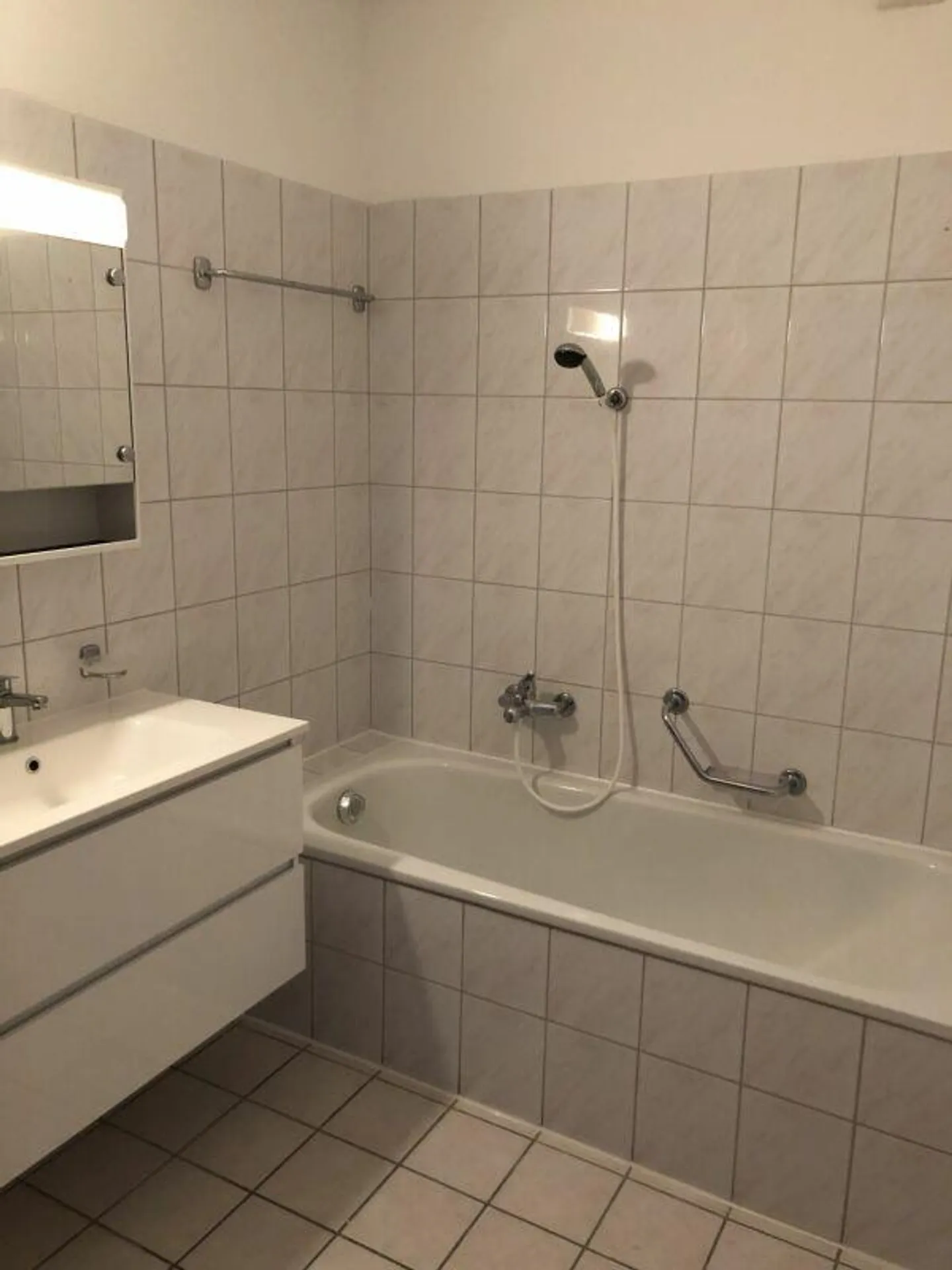 3.5-ZIMMER-WOHNUNG IN EINEM RUHIGEN WOHNHAUS - Foto 9 von 10