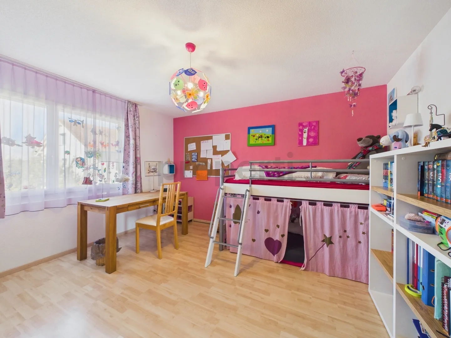 Casa unifamiliare indipendente del 2012: Riscaldamento a pavimento modulare, 5 camere da letto e giardino soleggiato - Foto 10 di 13