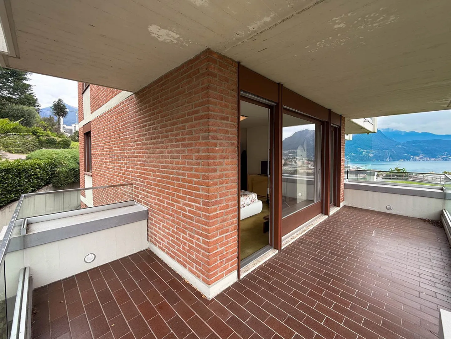 3.5 Rooms to Renovate with Lake View in Massagno - Photo 4 of 7