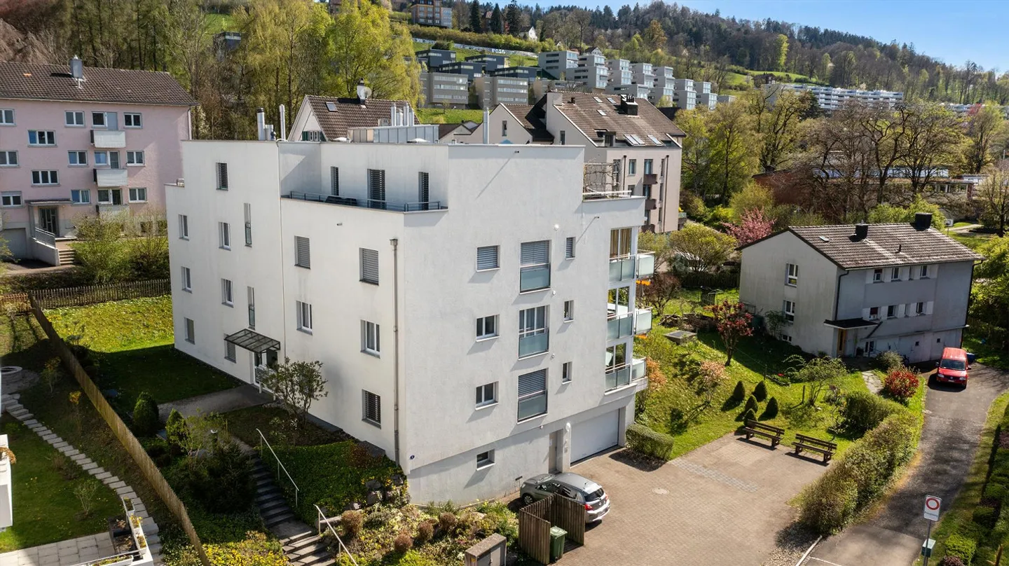 Appartamento attraente con ampio balcone sud-ovest - Foto 2 di 14