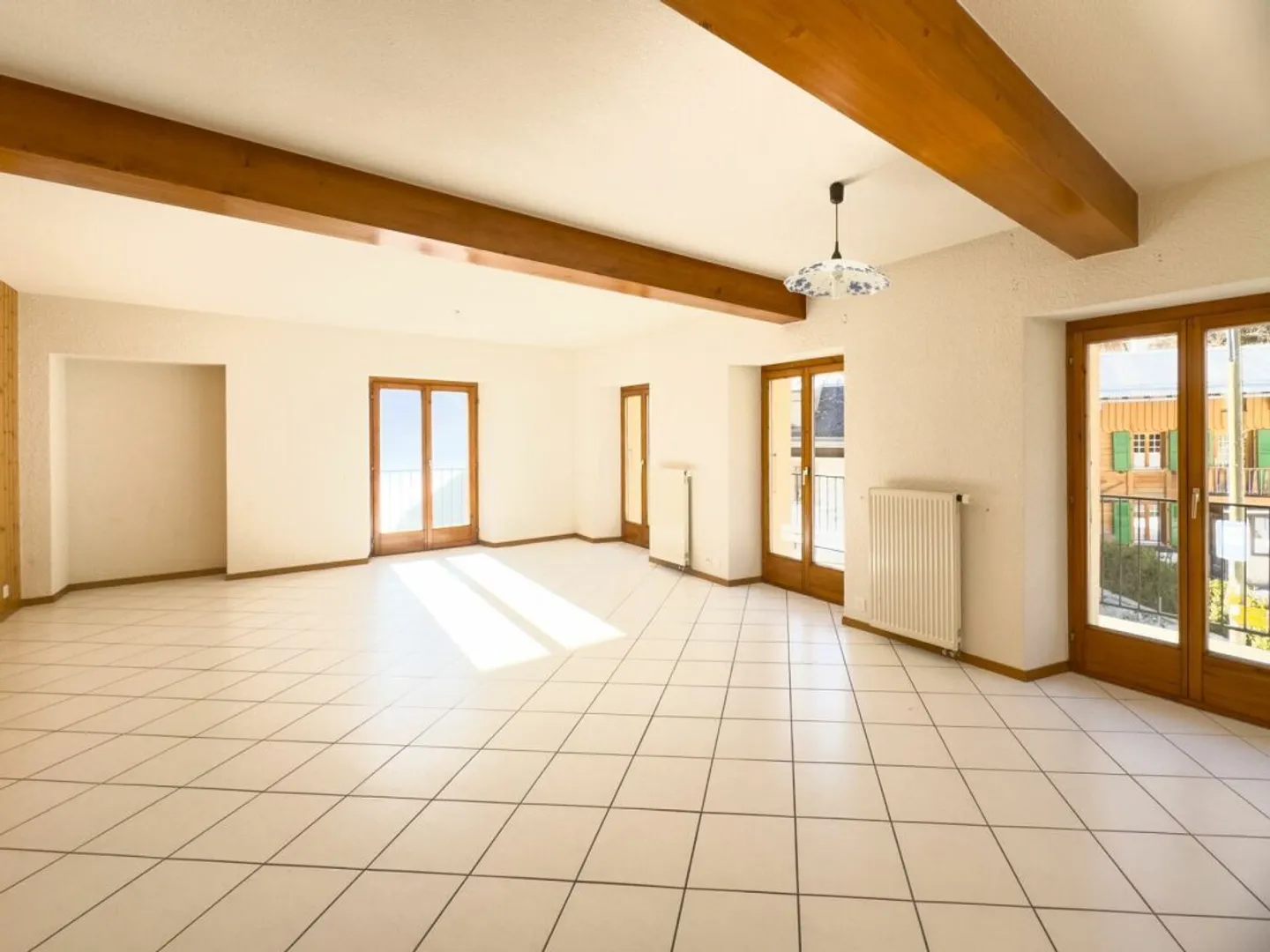 A louer, appartement de 3,5 pièces avec deux balcons. - Photo 3 sur 10