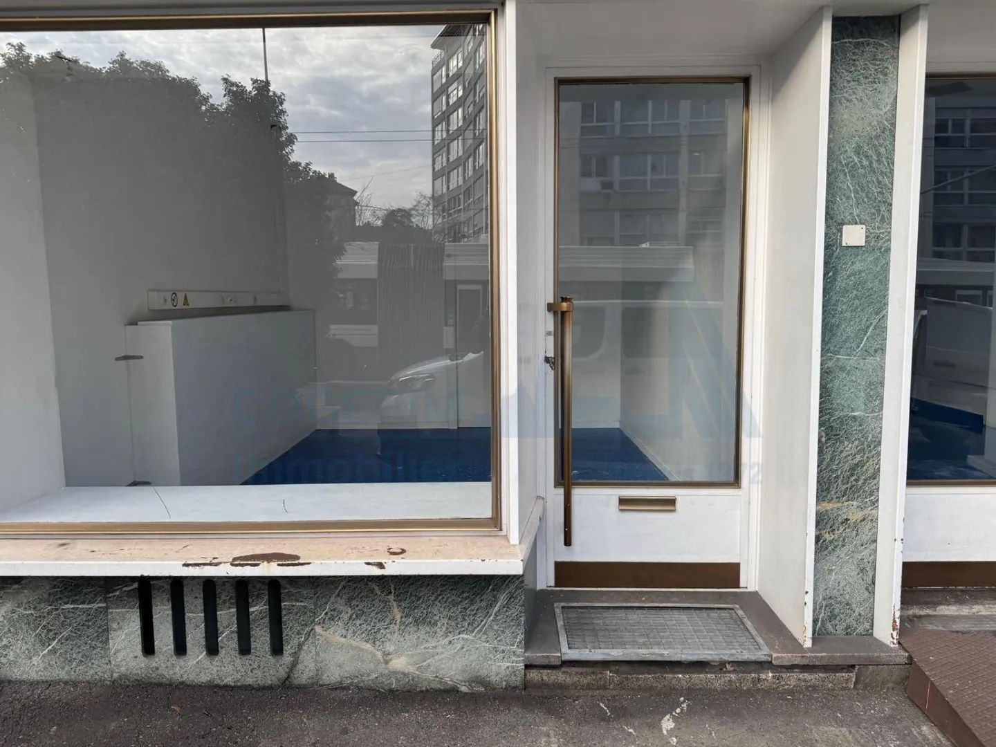 Spazio Commerciale Vicino alla Stazione - Foto 1 di 12