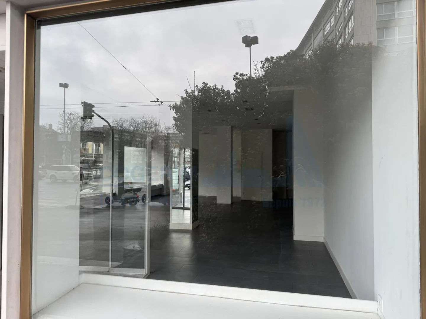 Spazio Commerciale Vicino alla Stazione - Foto 10 di 12