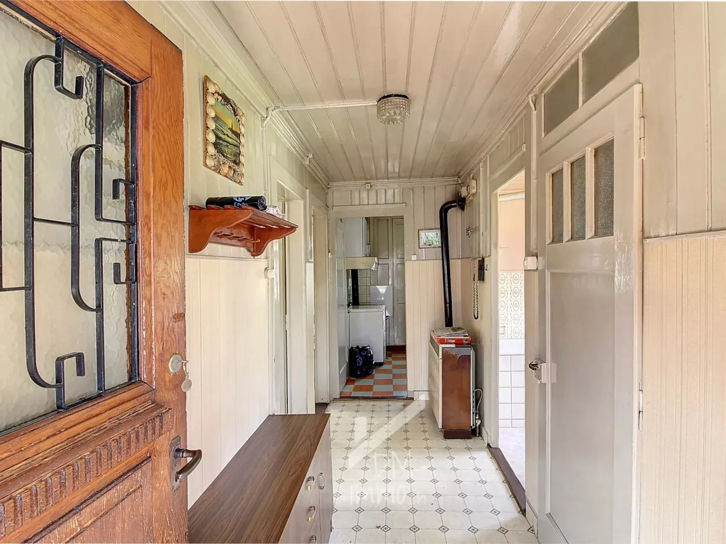 Sought-after location for this chalet to renovate, possible extension - Photo 7 of 8