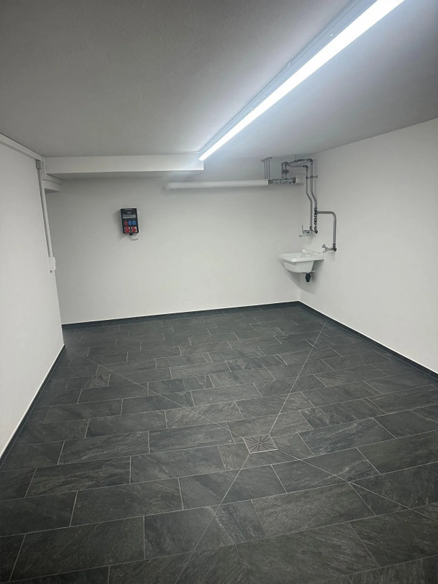 Vous cherchez un grand espace pour une activité silencieuse ? Nous avons l'espace qu'il vous faut ! - Photo 8 sur 9