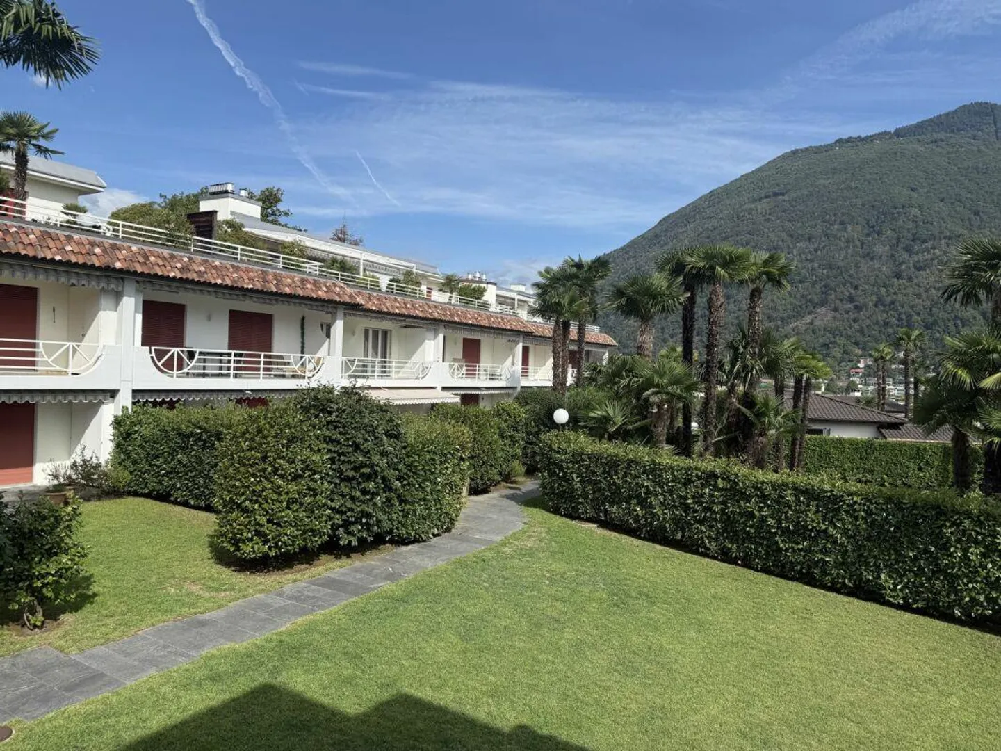 Attractive 2.5-room apartment with terrace and underground parking space -... - Photo 3 of 11