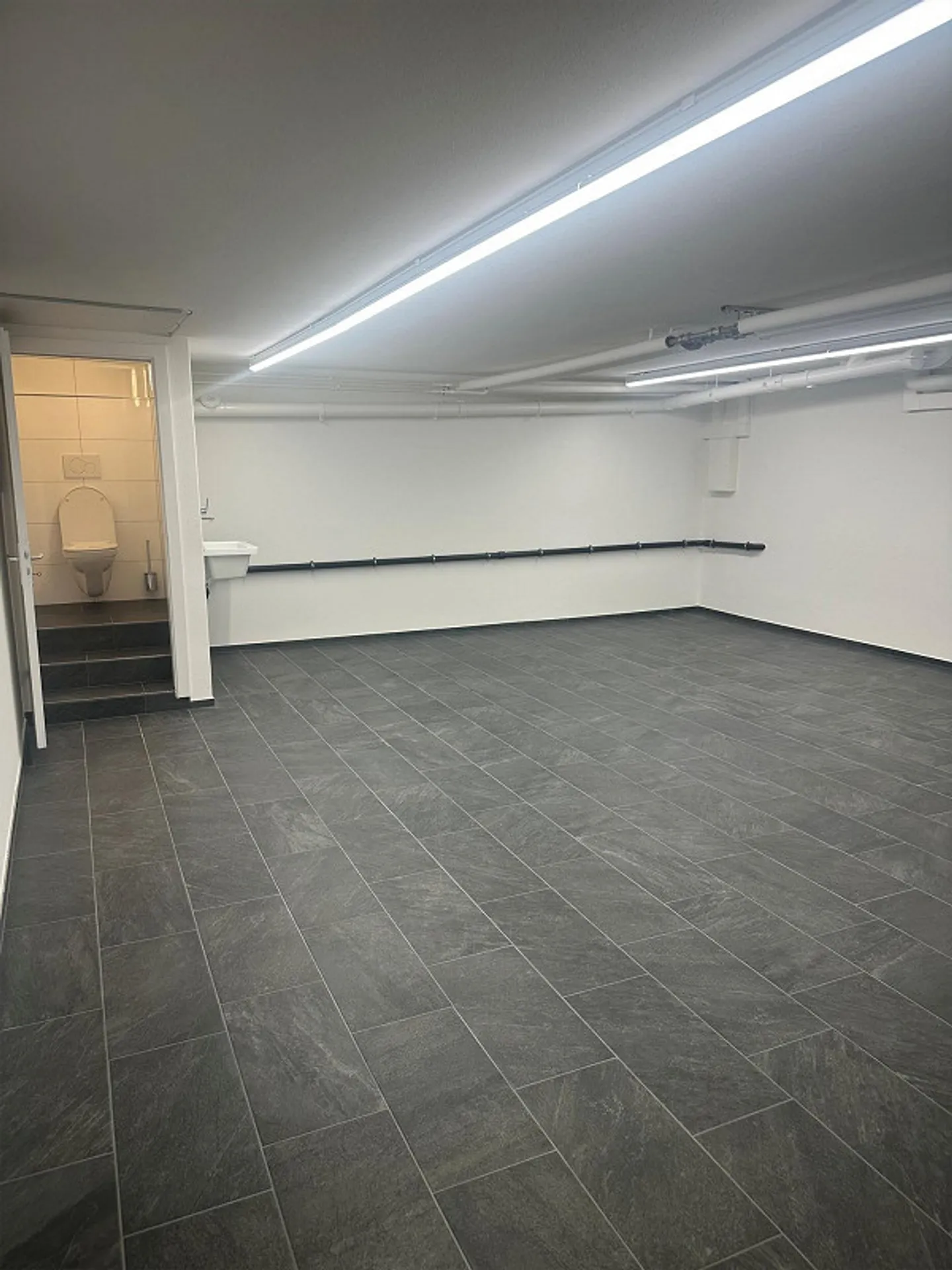 Vous cherchez un grand espace pour une activité silencieuse ? Nous avons l'espace qu'il vous faut ! - Photo 6 sur 9