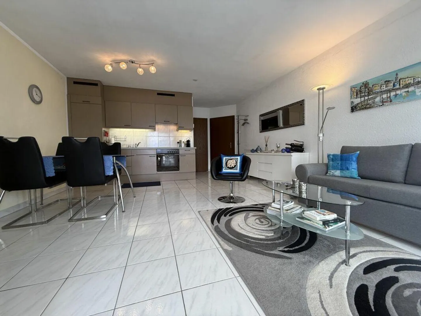 Attractive 2.5-room apartment with terrace and underground parking space -... - Photo 6 of 11