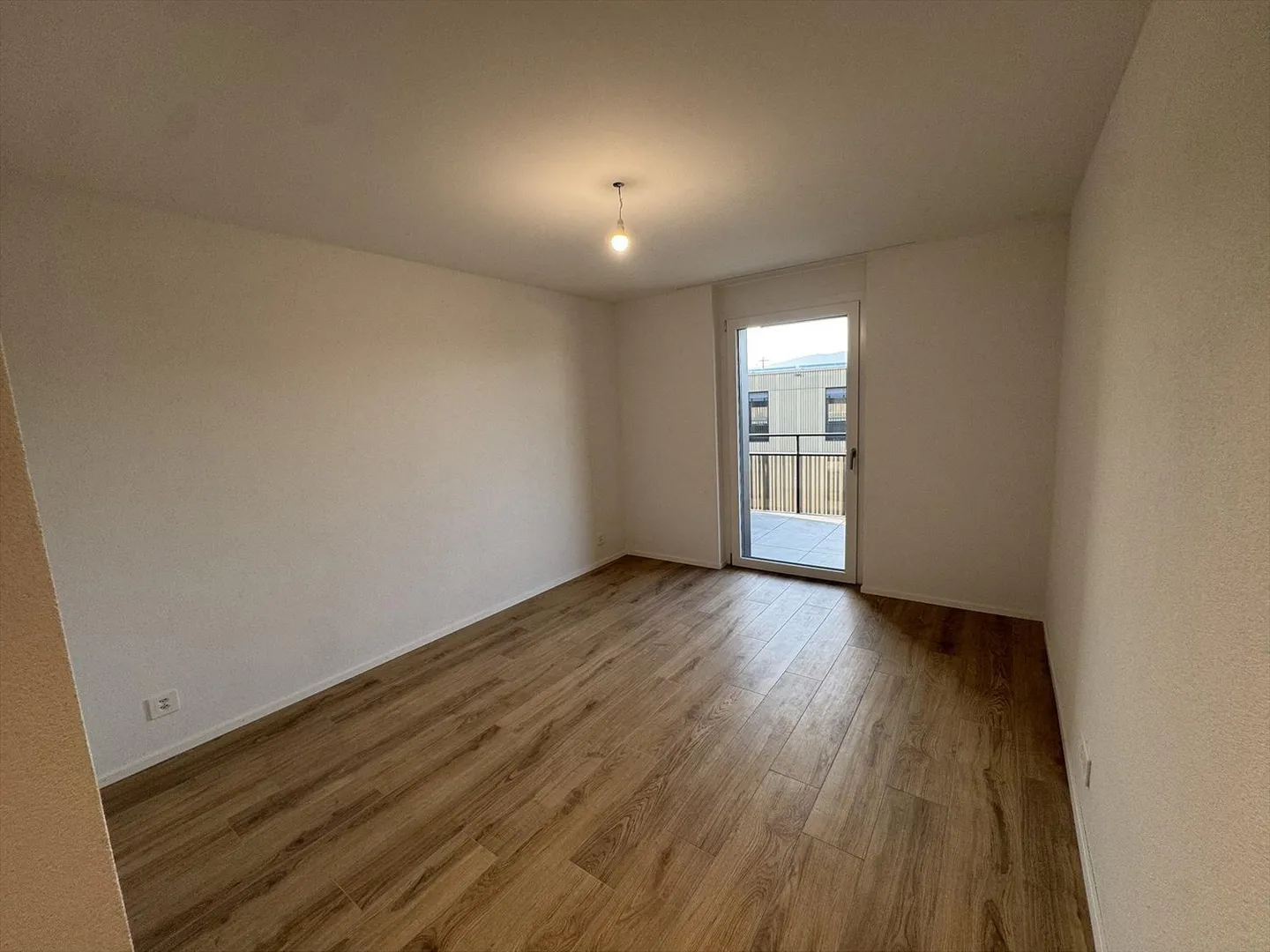 05595 - Appartement 3½ pièces - IMP. CHAMP-RIOND 8 - MATRAN - Photo 4 sur 11