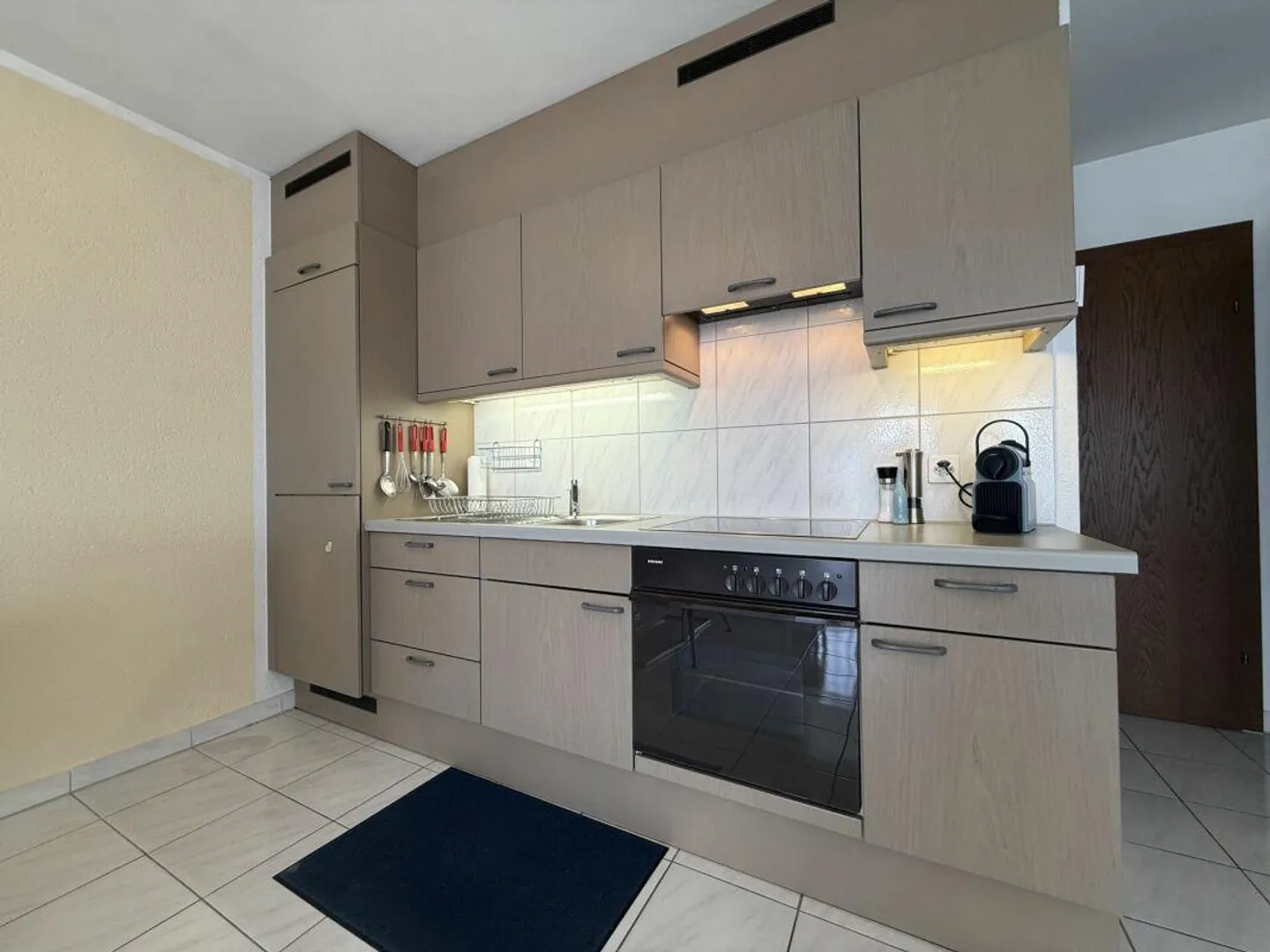 Attractive 2.5-room apartment with terrace and underground parking space -... - Photo 8 of 11