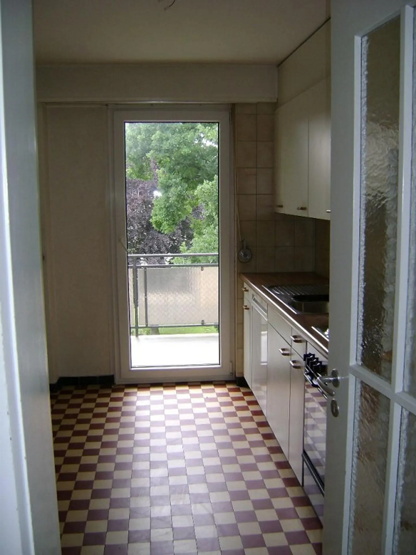 Well-kept apartment with attic - Photo 3 of 8