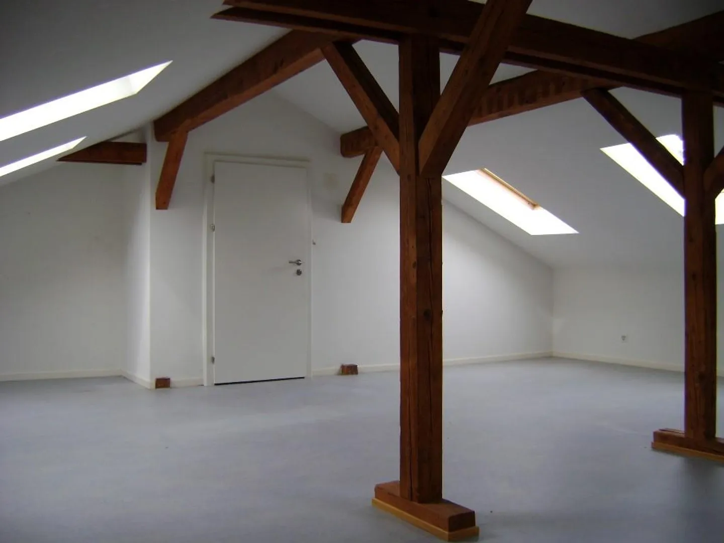 Well-kept apartment with attic - Photo 8 of 8