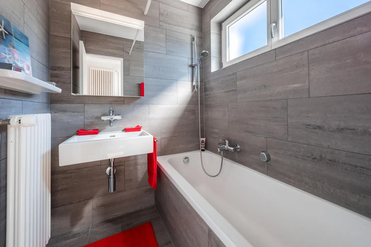 Attikawohnung mit grosser Terrasse - Foto 11 von 13