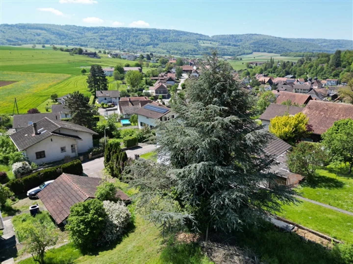 Beautiful plot with incredible views for building and development - Photo 4 of 9